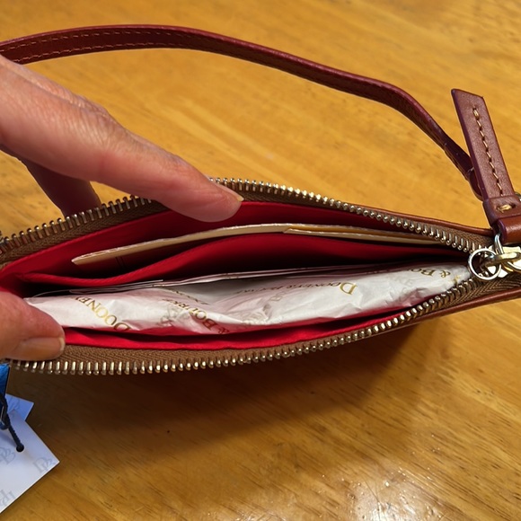 Dooney & Bourke MLB Wristlet. Cleveland Guaridians. - Picture 5 of 10